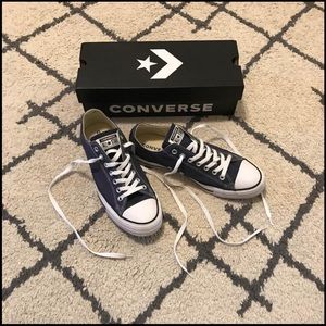 Men’s Converse, size 9, navy blue